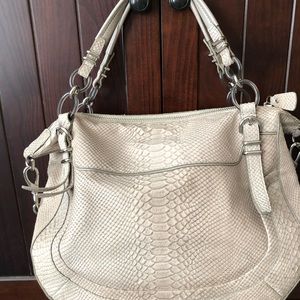 Coach Bags - Coach hobo handbag Coach Bags - Coach hobo handbag